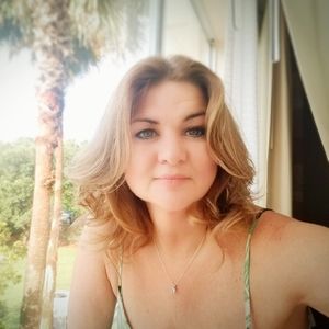 Meet your Posher, Evelyn